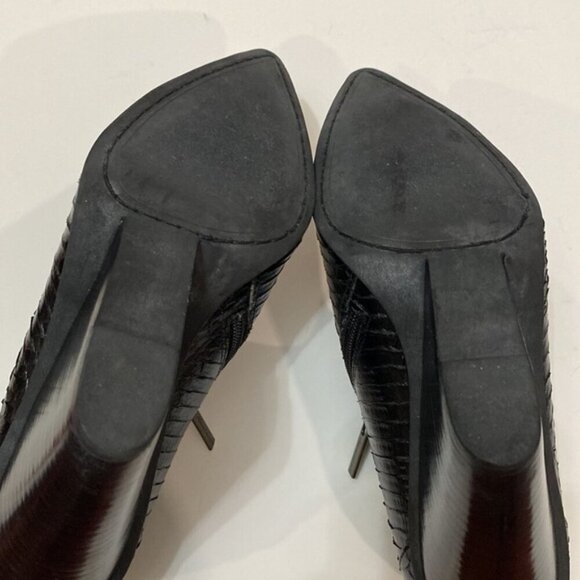 Kenneth Cole Black Snakeskin Pointy Ankle Bootie Size 9 - Picture 13 of 14